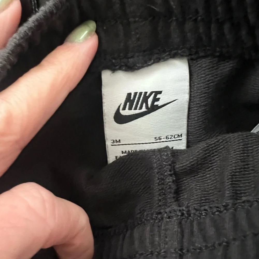Nike & Activewear Bundle- 0-3 months - Picture 8 of 8